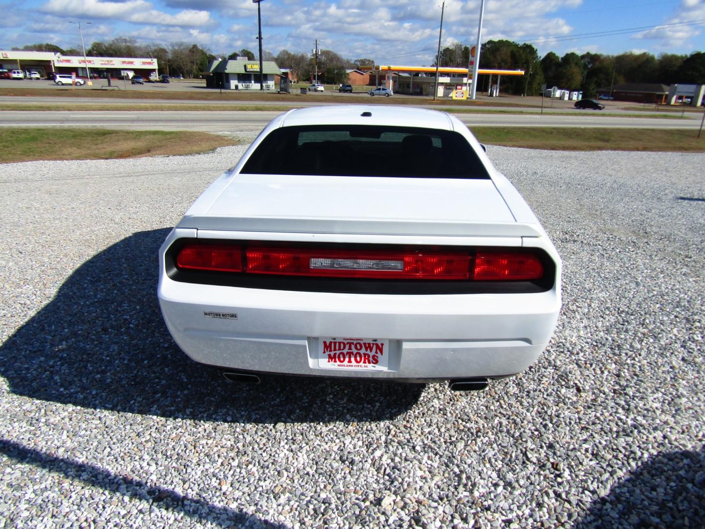 2012 WHITE Dodge Challenger SXT (2C3CDYAG7CH) with an 3.6L V6 DOHC 24V engine, Automatic transmission, located at 15016 S Hwy 231, Midland City, AL, 36350, (334) 983-3001, 31.306210, -85.495277 - Photo#5